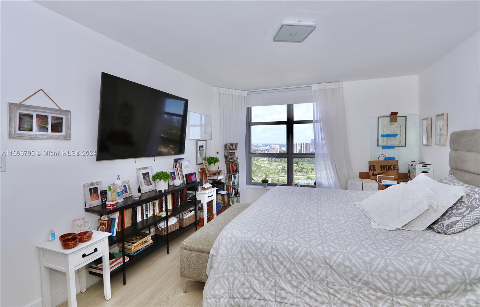 MYSTIC POINTE AT AVENTURA - Residential