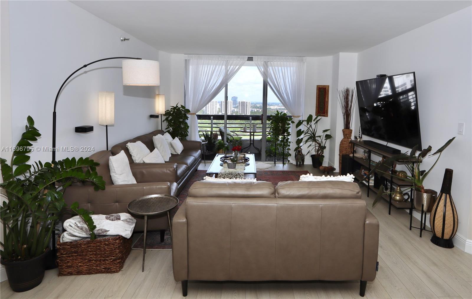 3530 Mystic Pointe Dr 3008, Aventura, Miami-Dade County, Florida - 2 Bedrooms  
2 Bathrooms - 