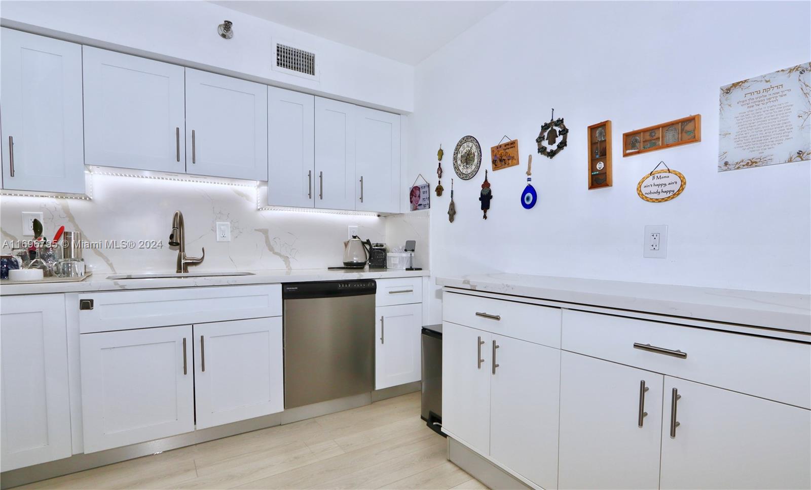 MYSTIC POINTE AT AVENTURA - Residential