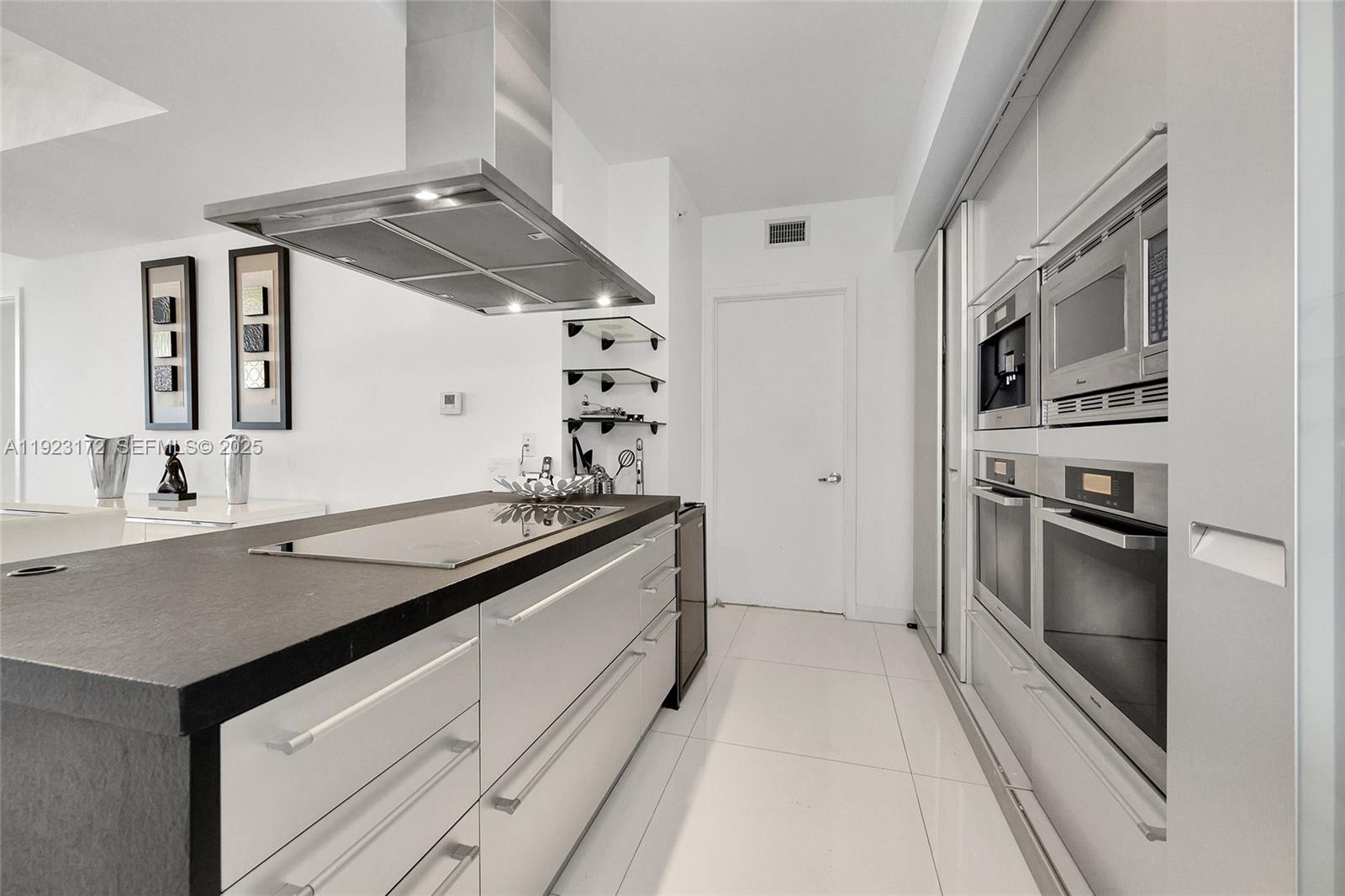 TRUMP ROYALE CONDO - Residential