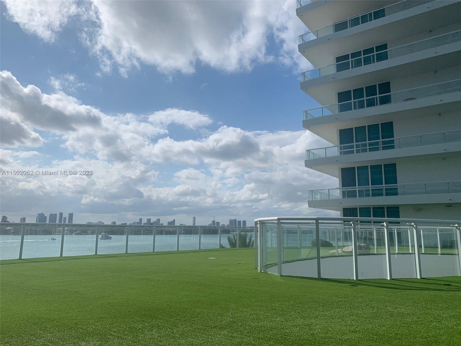 THE BENTLEY BAY CONDO - Residential Lease