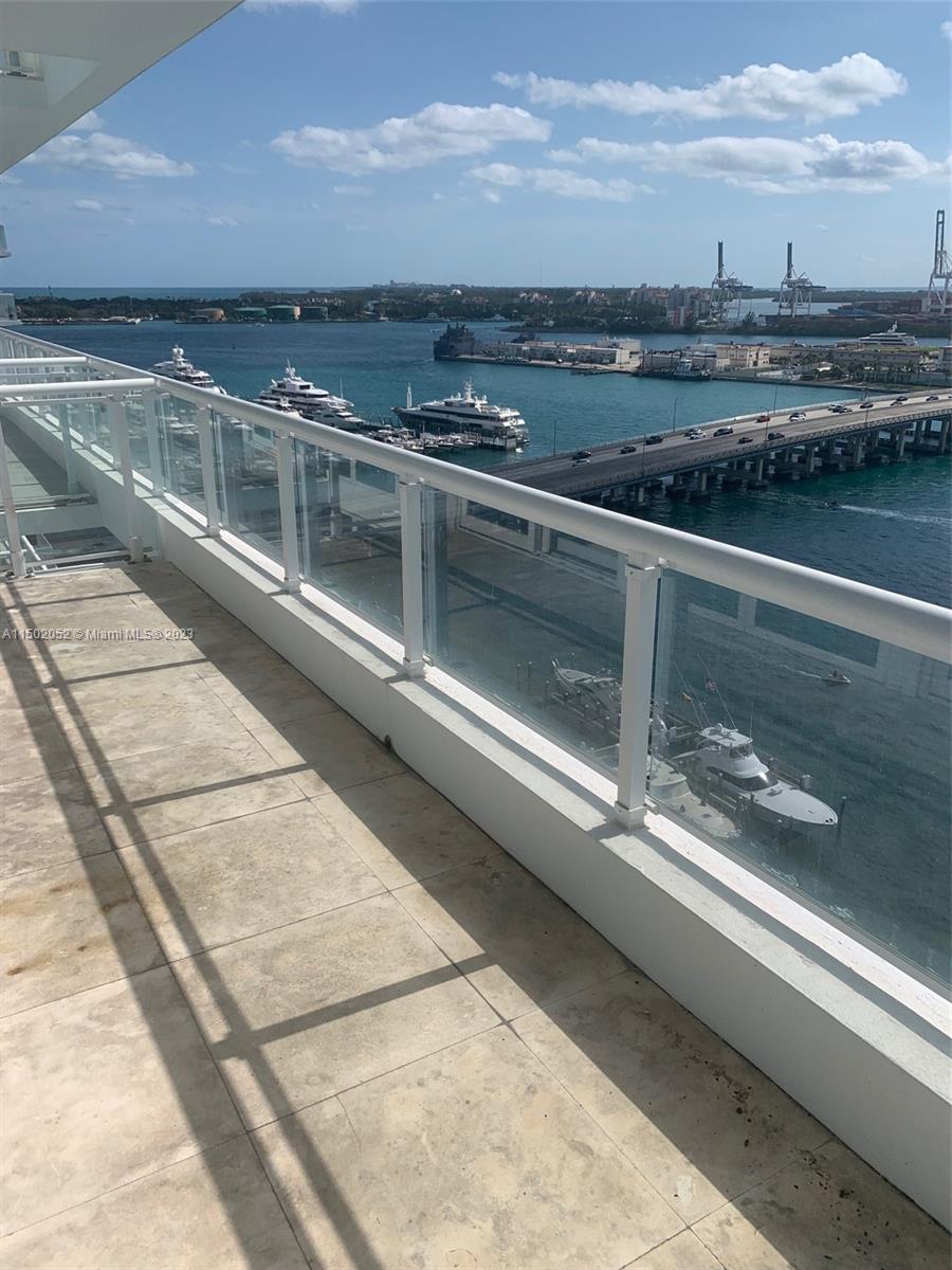 THE BENTLEY BAY CONDO - Residential Lease