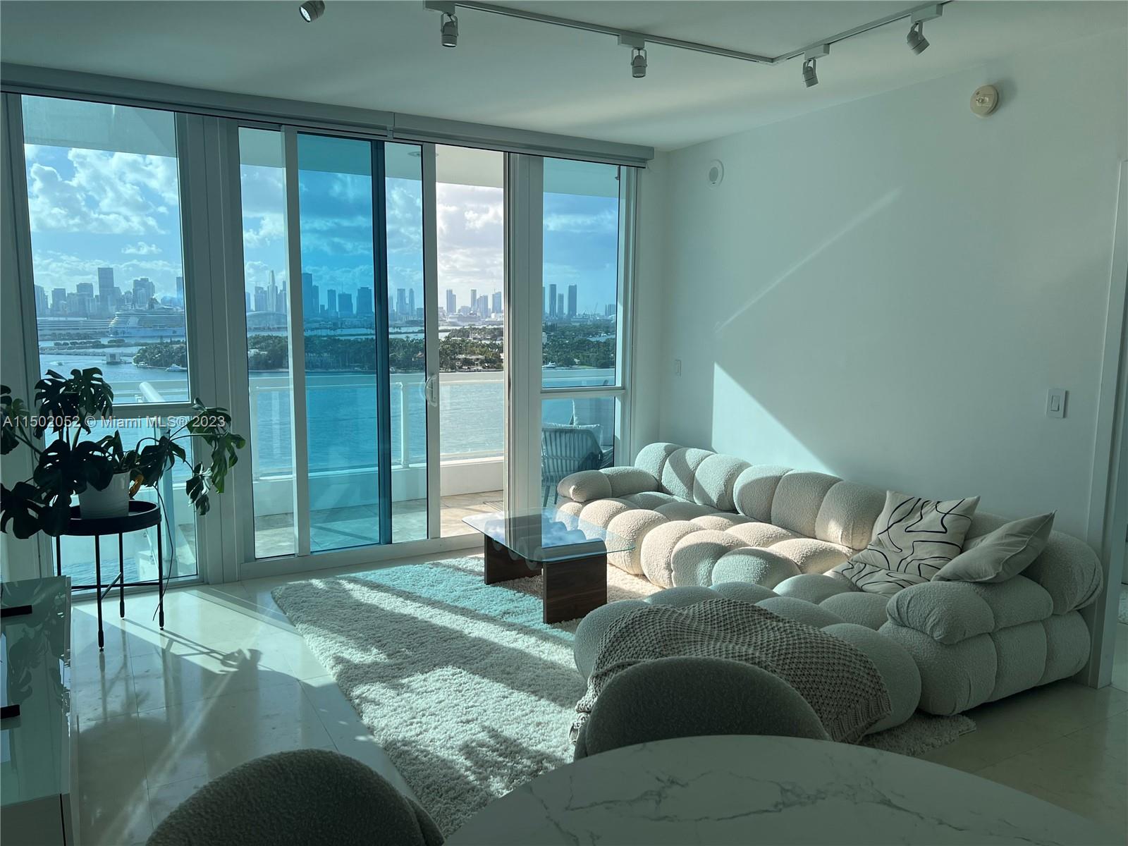 THE BENTLEY BAY CONDO - Residential Lease
