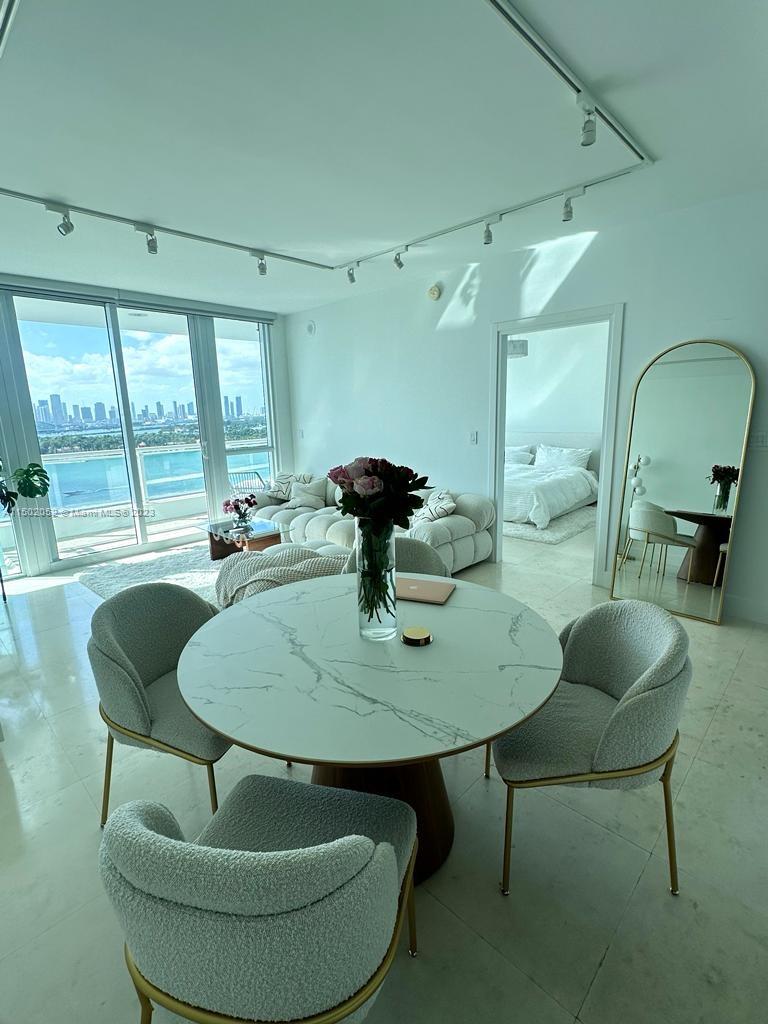 THE BENTLEY BAY CONDO - Residential Lease