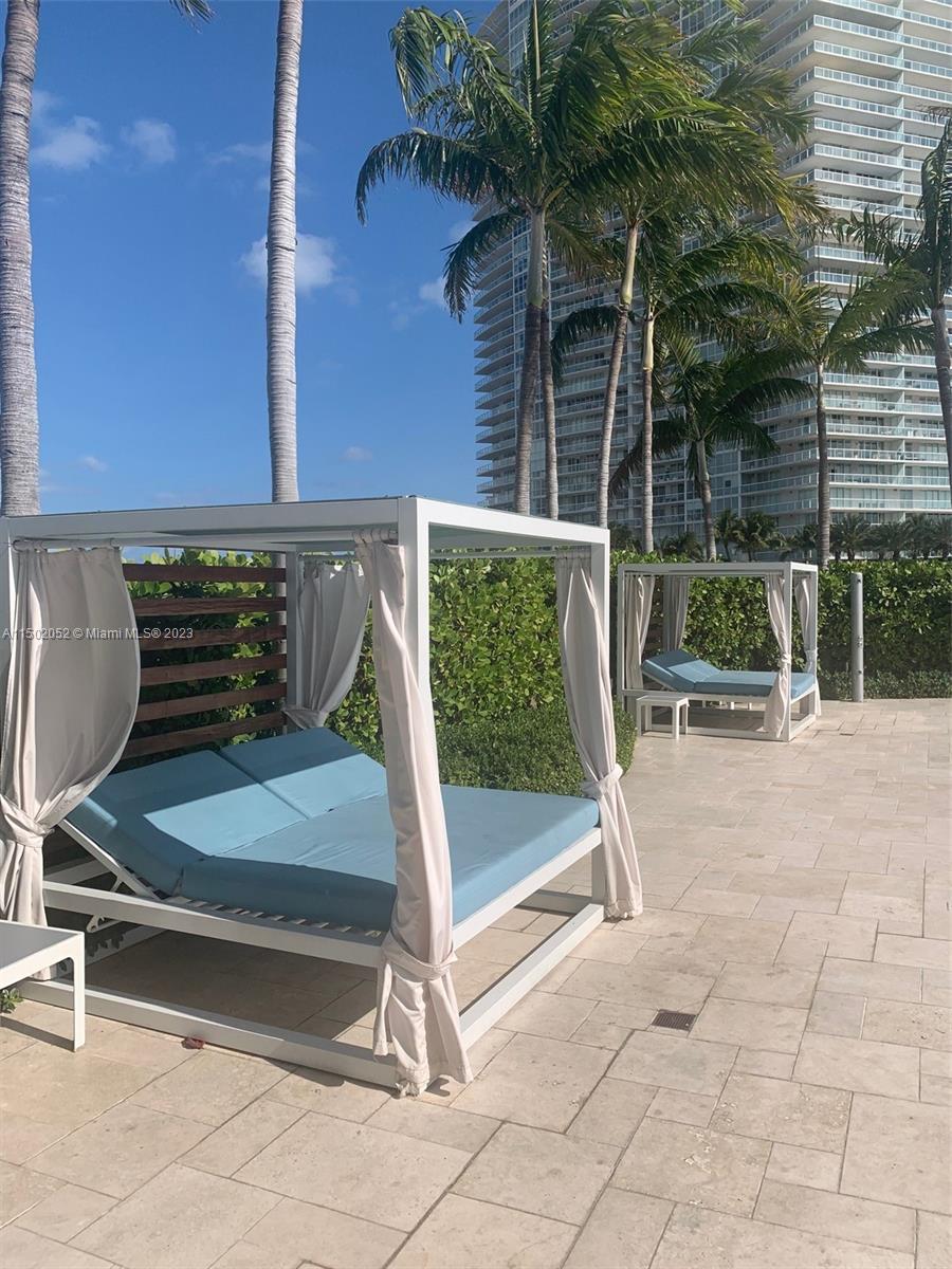 THE BENTLEY BAY CONDO - Residential Lease
