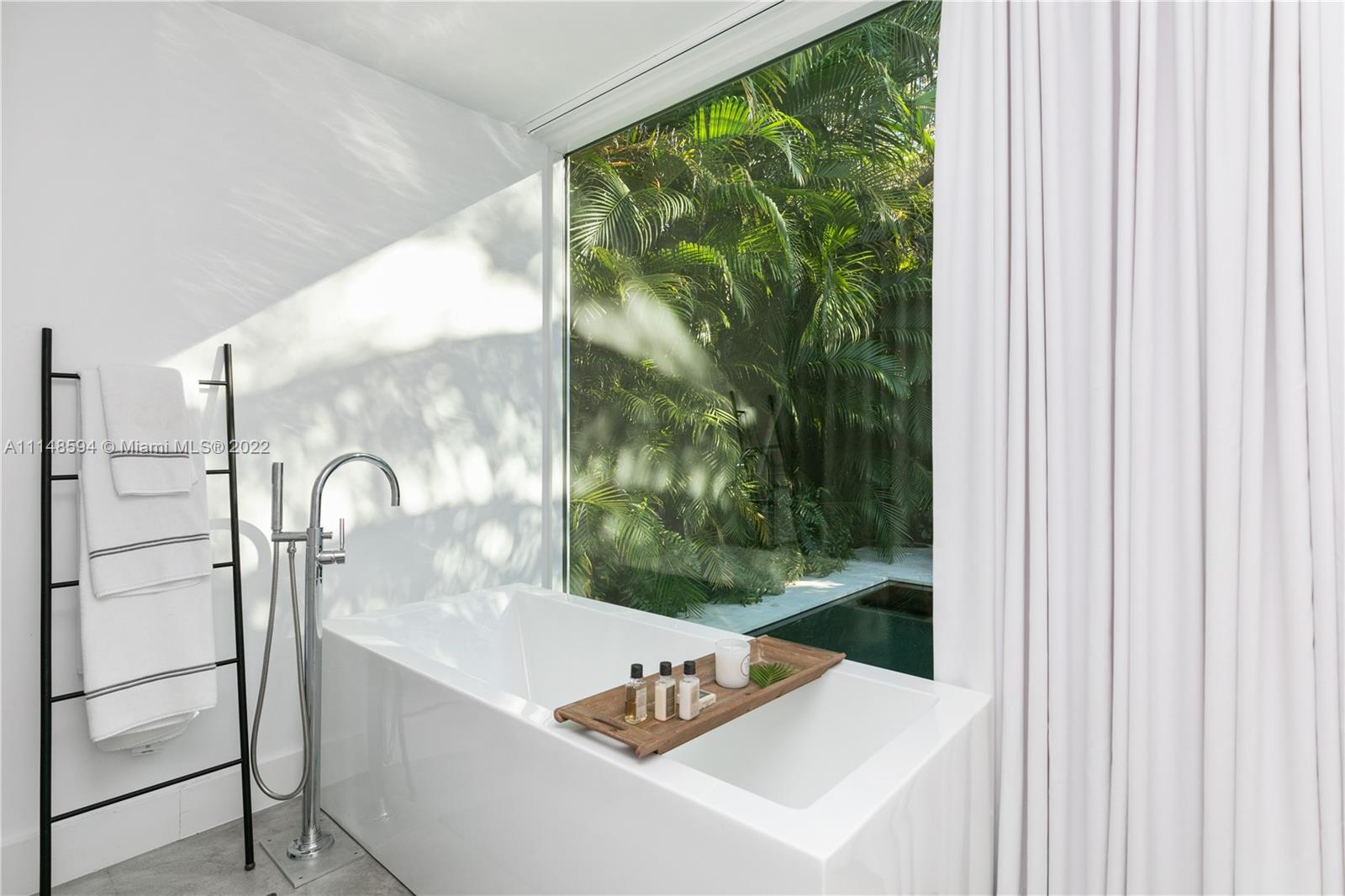 TROPICAL ISLE HOMES SUB 4 - Residential