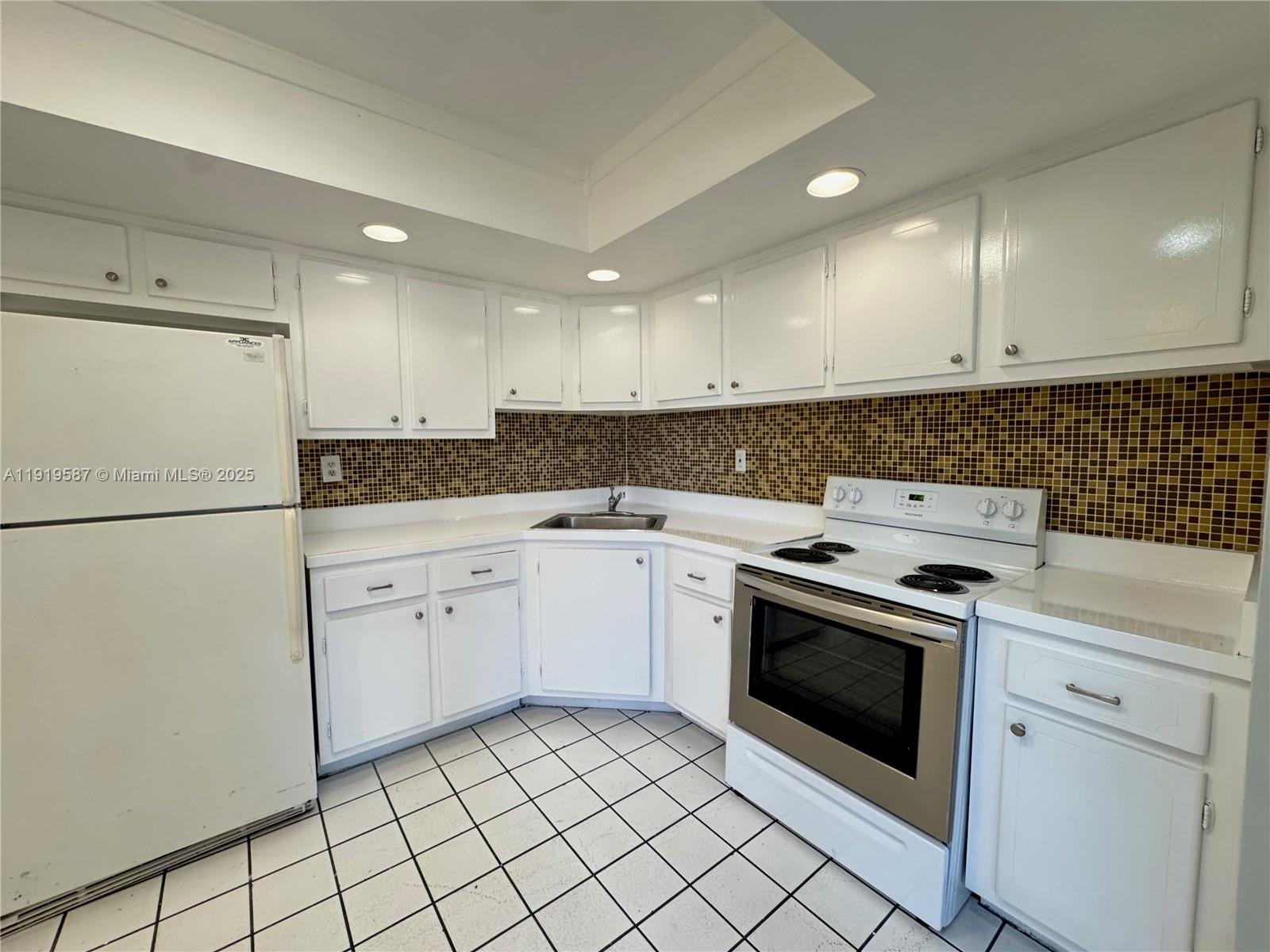 LYNN PARK REPLAT - Residential Lease