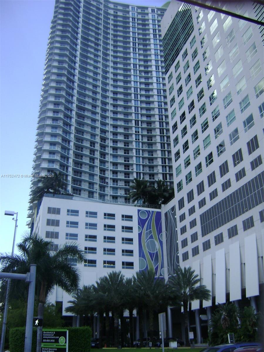 Rental Property at 185 Sw 7 St 2311, Miami, Broward County, Florida - Bedrooms: 3 
Bathrooms: 3  - $5,250 MO.