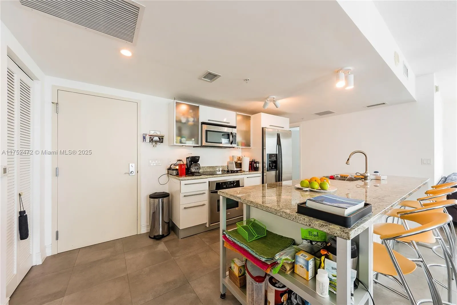 Miami, Florida 33130, United States, 3 Bedrooms Bedrooms, ,3 BathroomsBathrooms,Residential,Active,78589