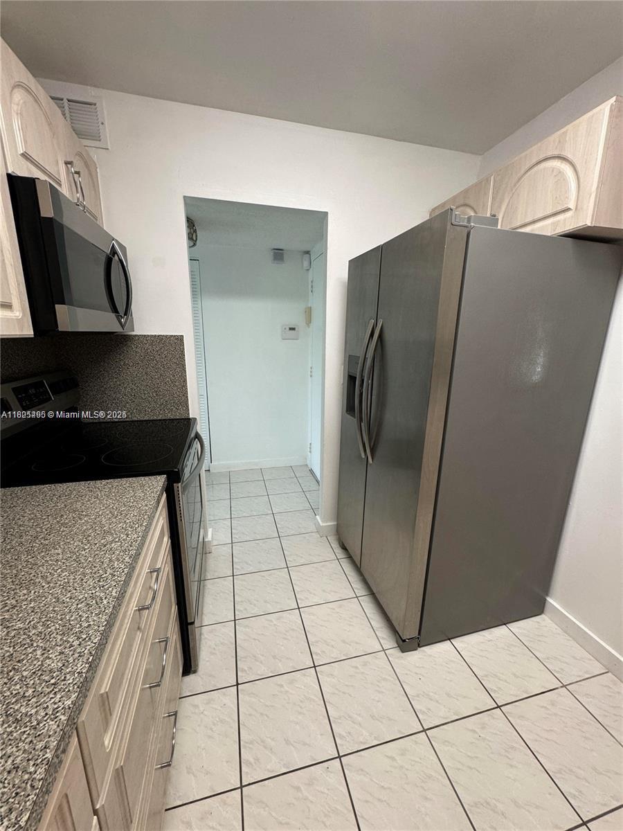 7787 SW 86th St E-106