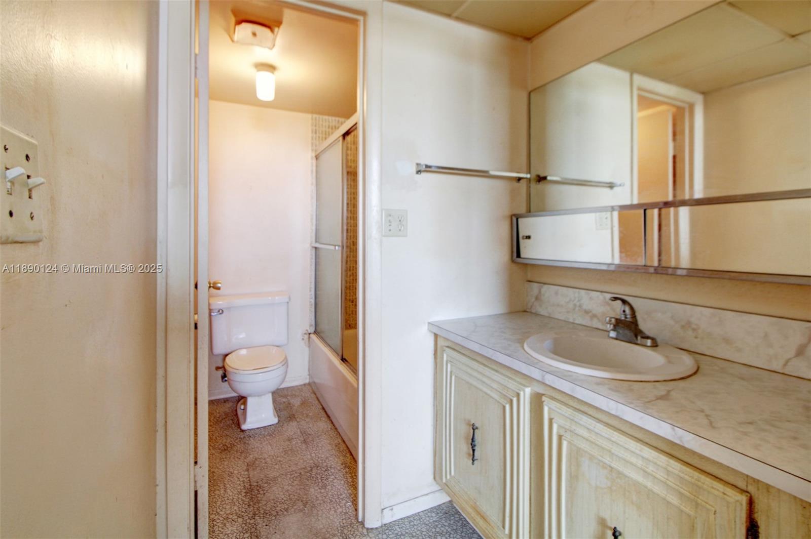 LISETTE CONDO - Residential