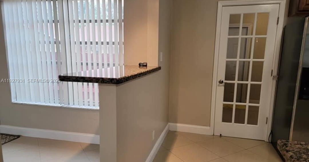 HOLLYWOOD LITTLE RANCHES - Residential Lease