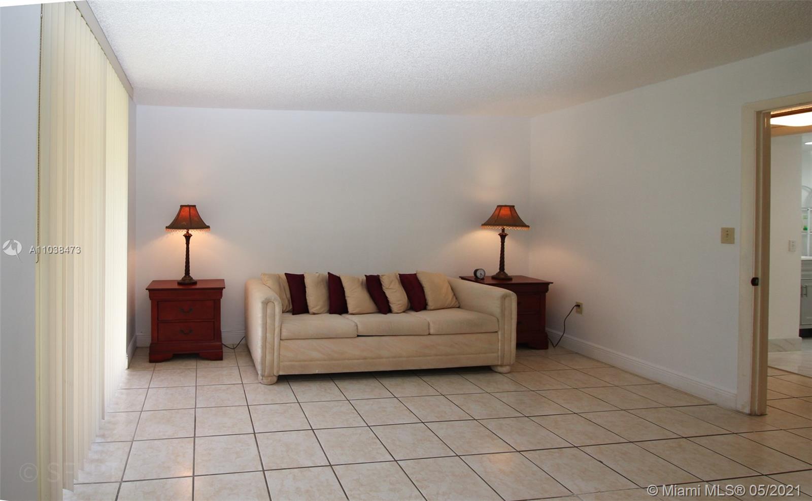 THE HORIZONS CONDO #7 - Residential