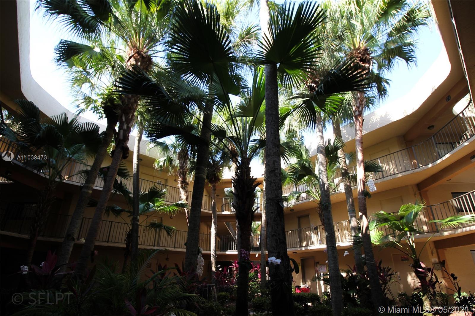 THE HORIZONS CONDO #7 - Residential