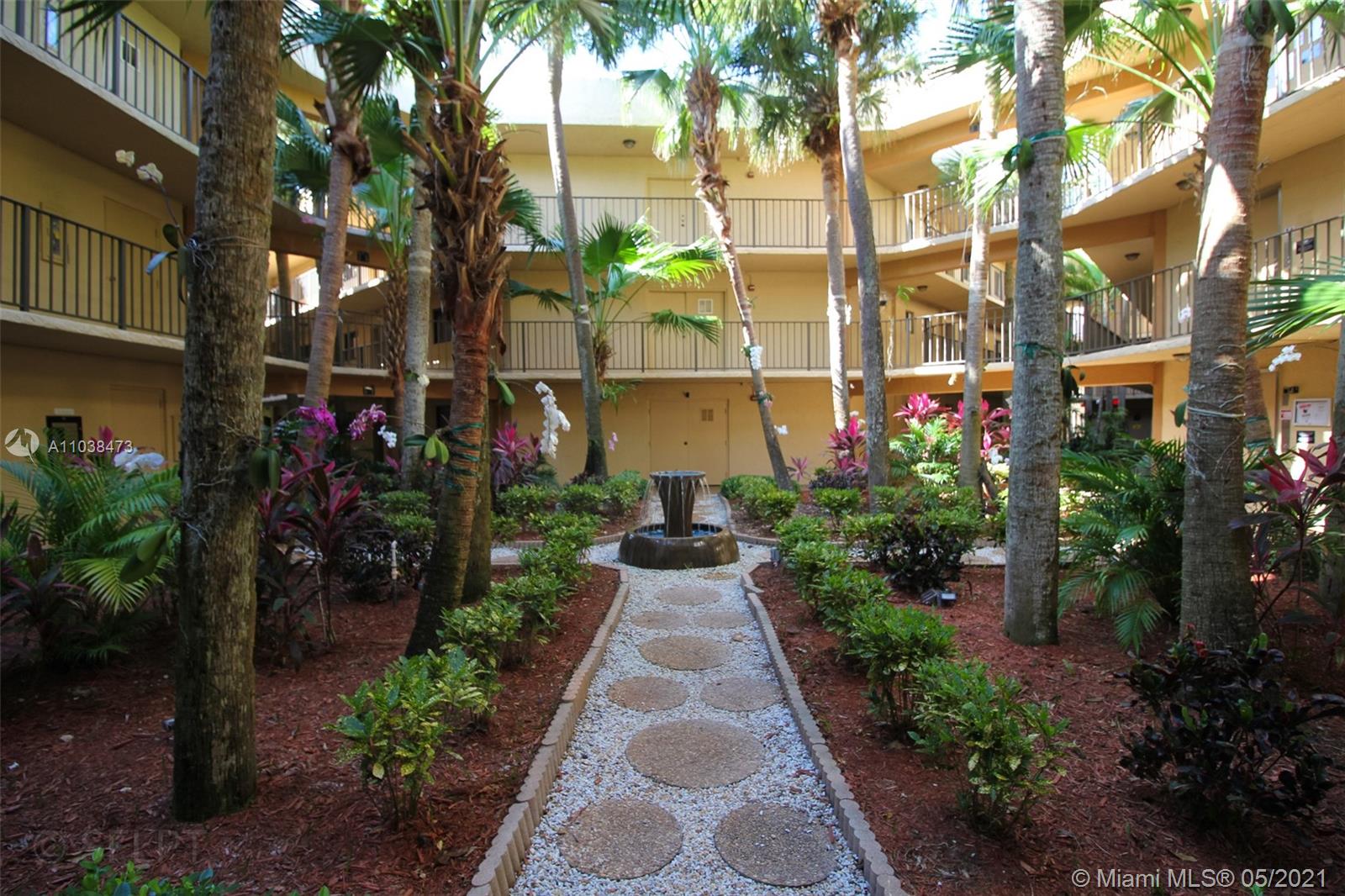 THE HORIZONS CONDO #7 - Residential