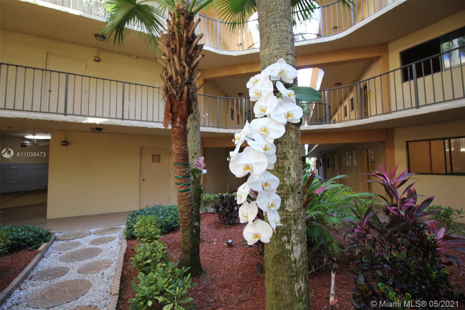 THE HORIZONS CONDO #7 - Residential