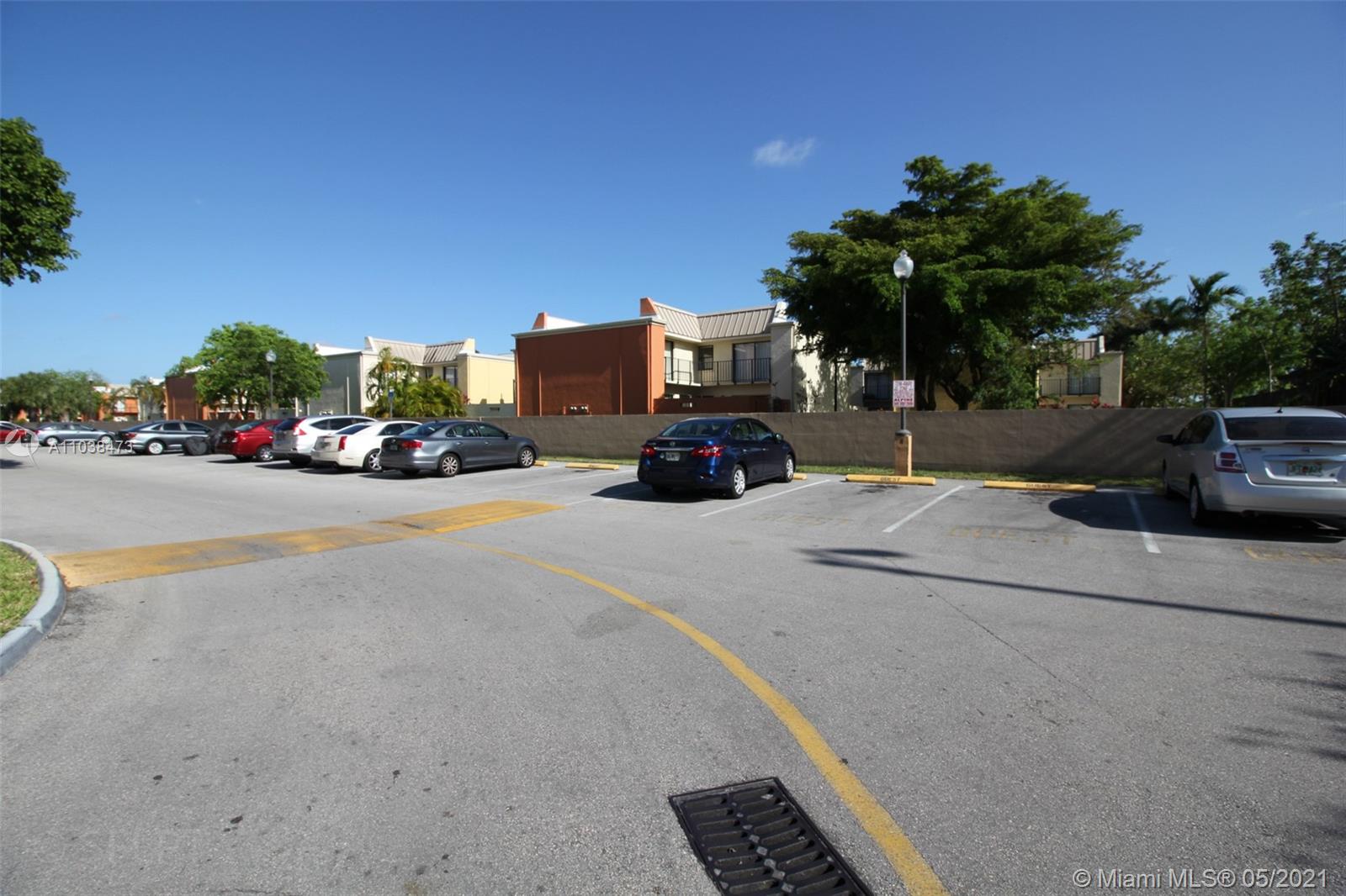 THE HORIZONS CONDO #7 - Residential