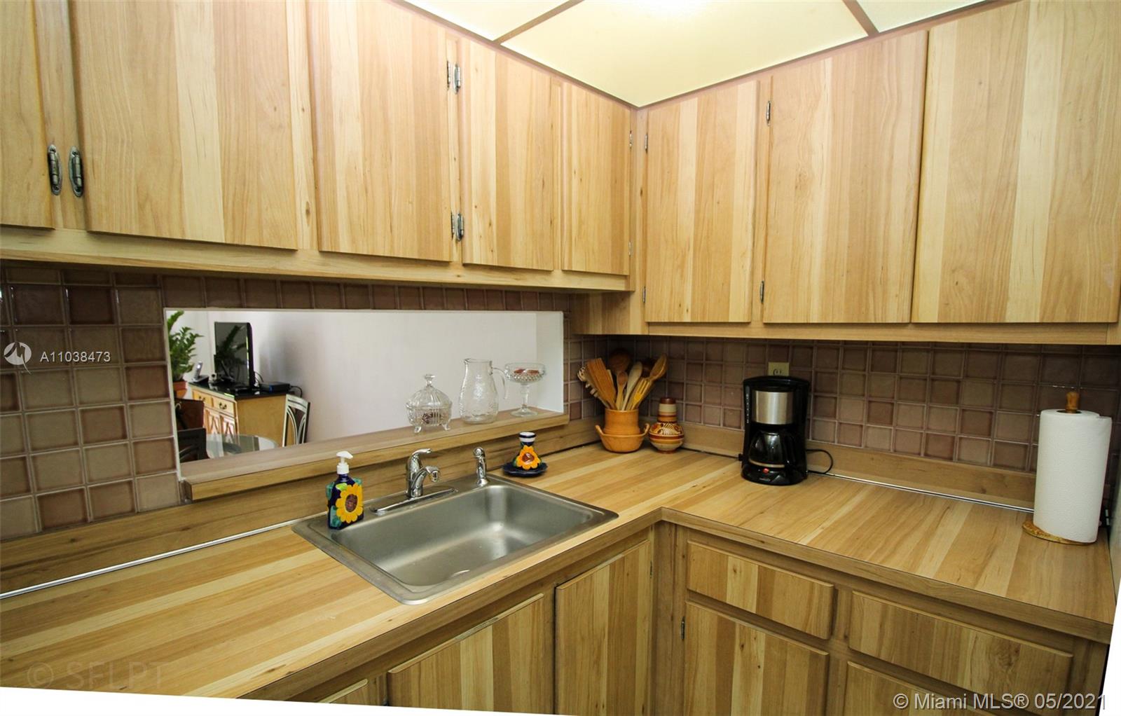 THE HORIZONS CONDO #7 - Residential