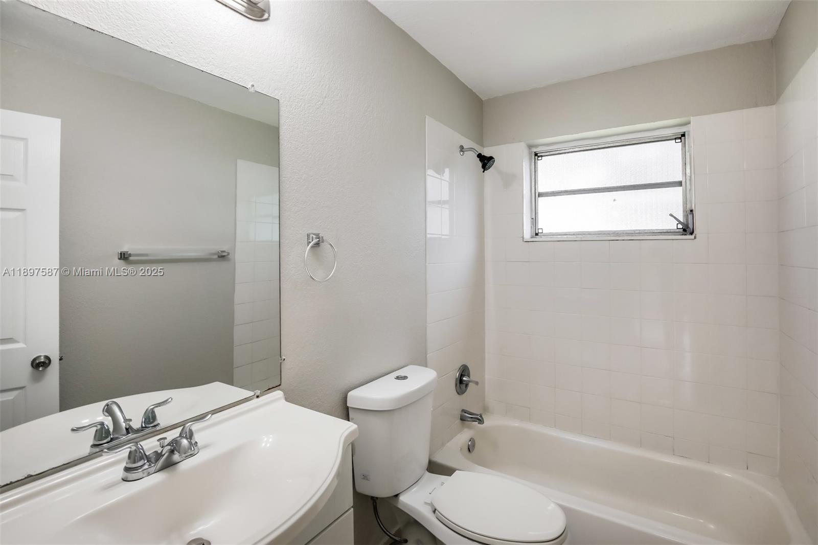 MYRTLE GROVE 1ST ADDN - Residential Lease