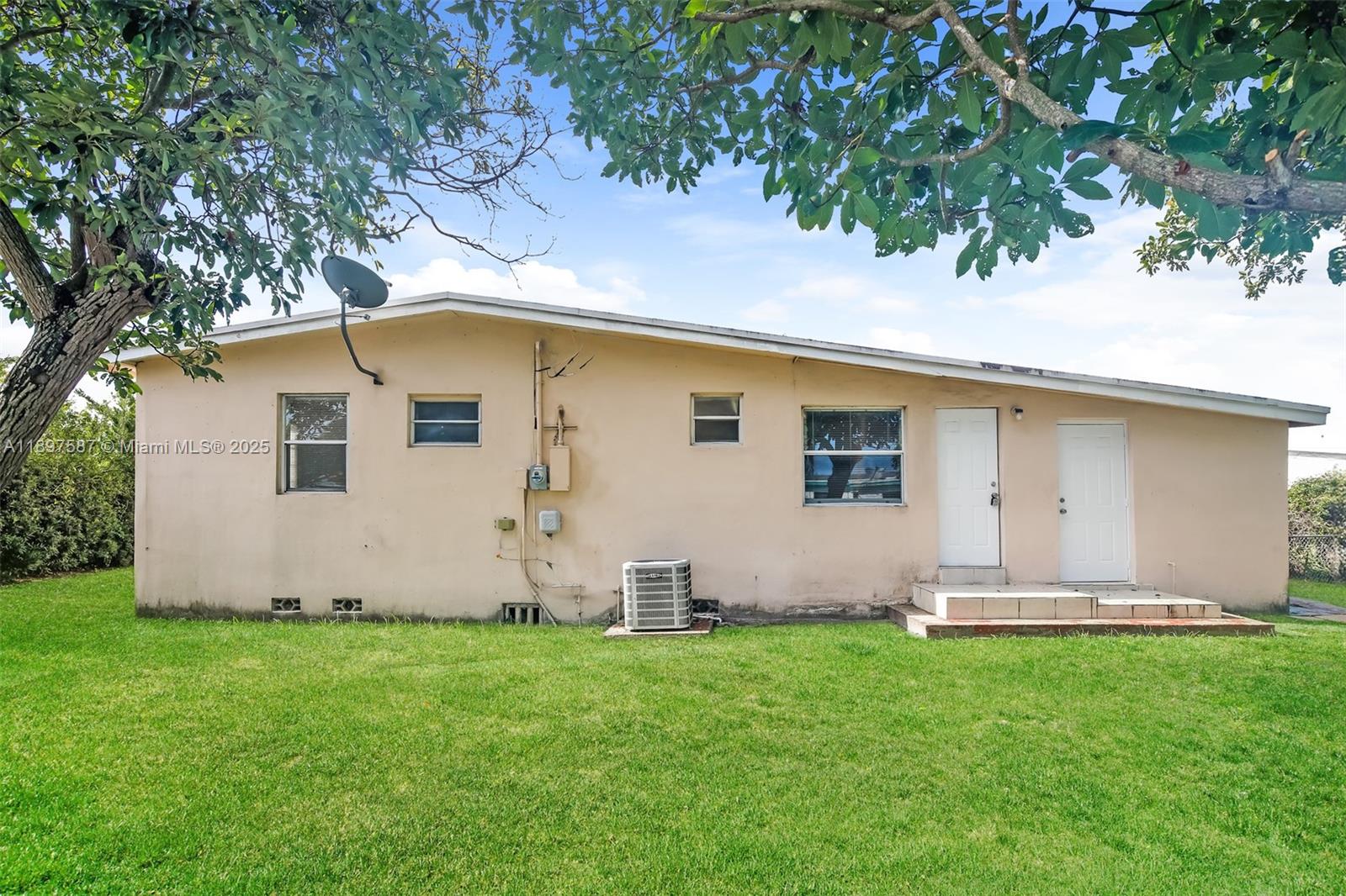 MYRTLE GROVE 1ST ADDN - Residential Lease