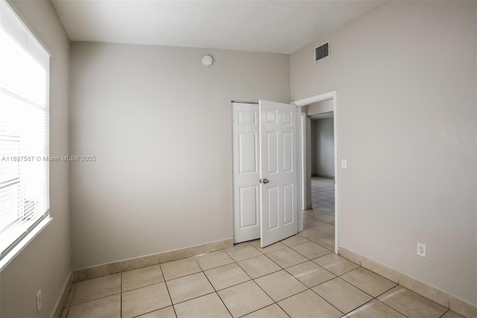 MYRTLE GROVE 1ST ADDN - Residential Lease