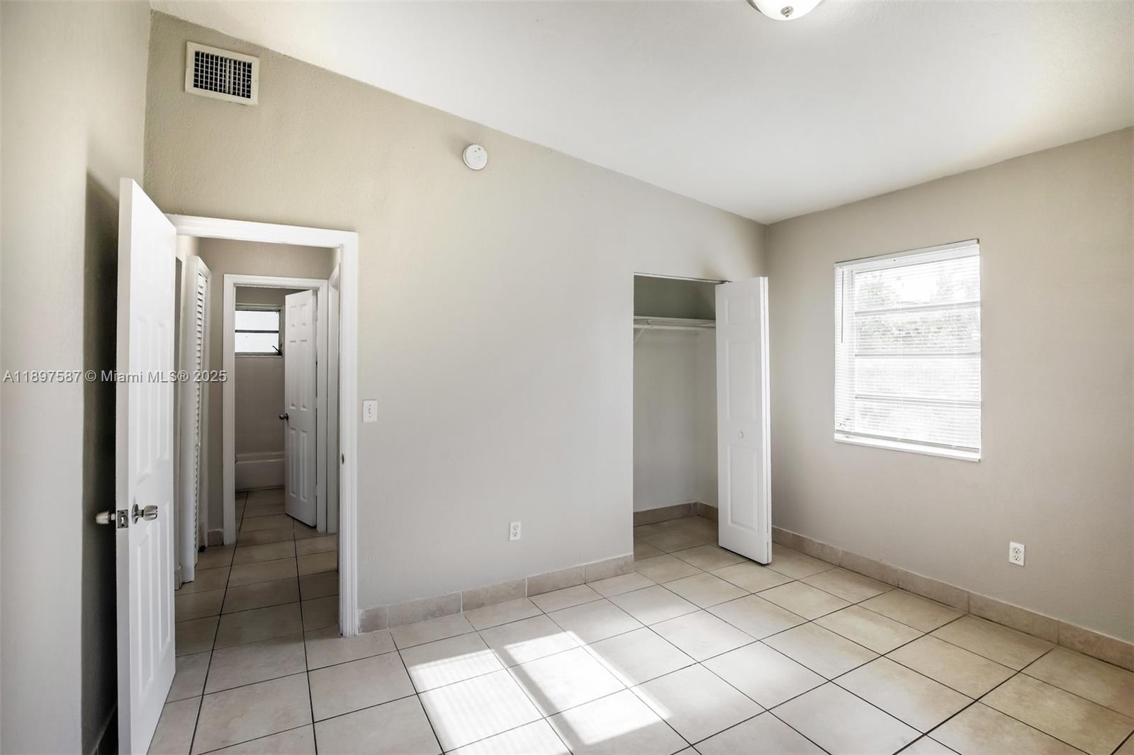 MYRTLE GROVE 1ST ADDN - Residential Lease