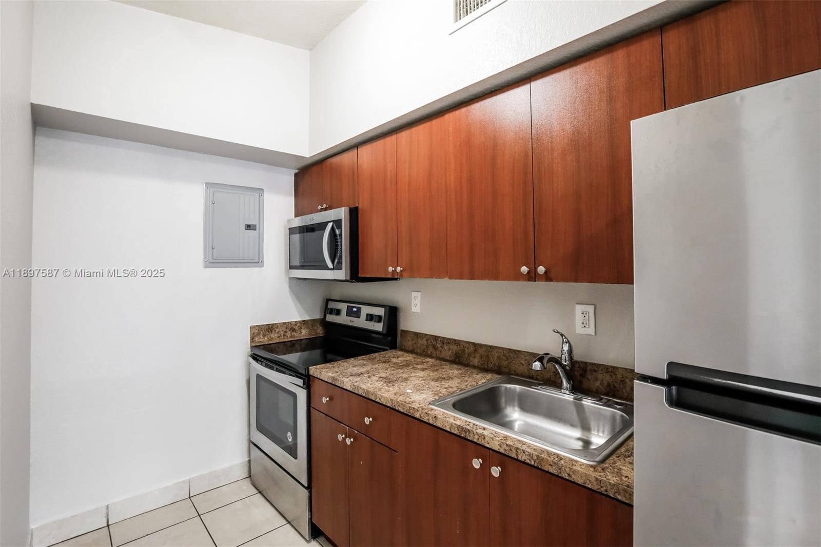 MYRTLE GROVE 1ST ADDN - Residential Lease