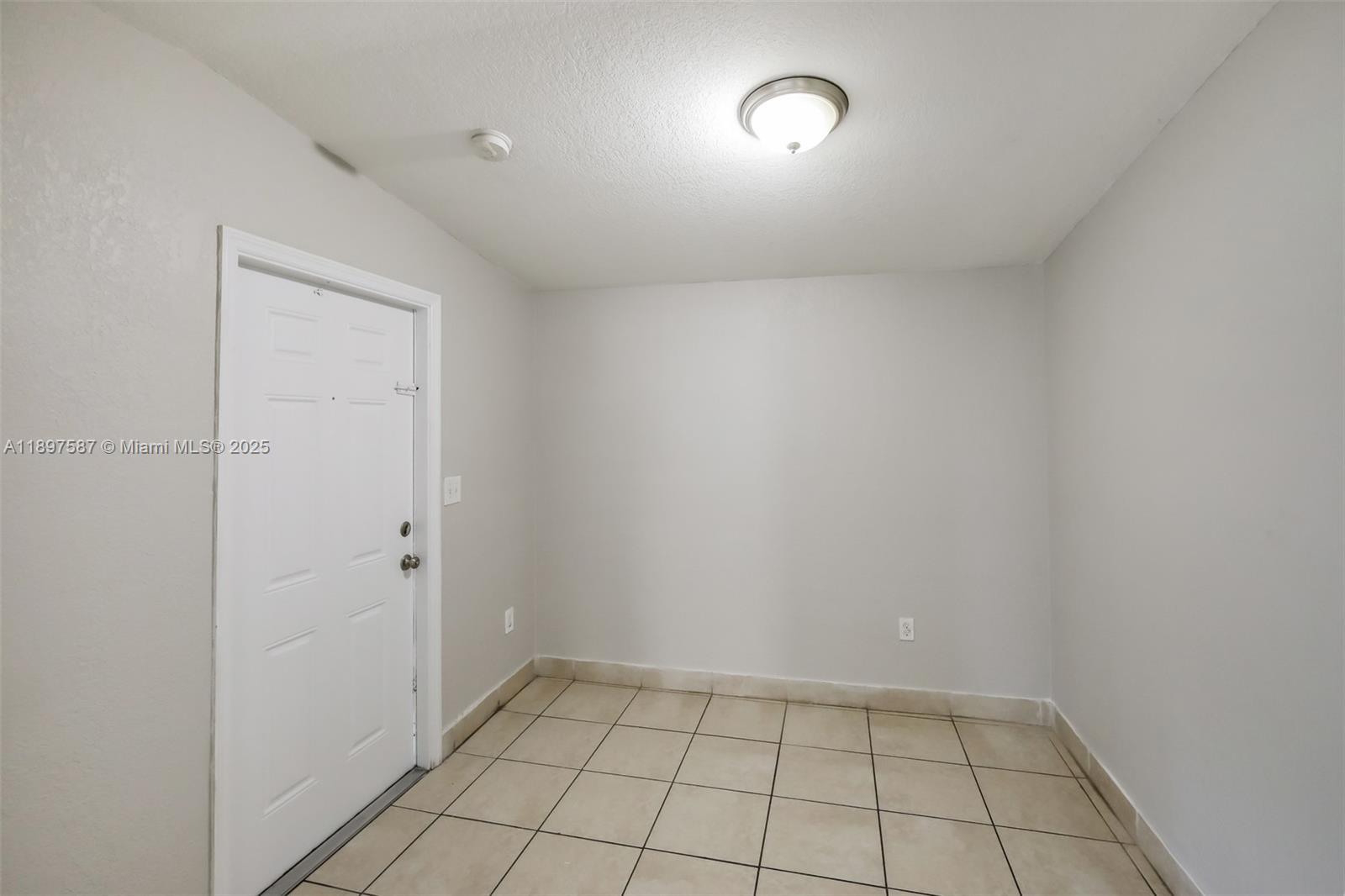 MYRTLE GROVE 1ST ADDN - Residential Lease