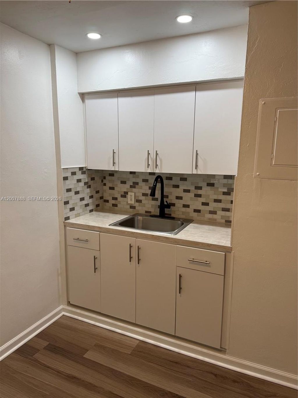 Photo of 645 NE 35 St #1, Oakland Park, FL 33334 (MLS # A12007888)