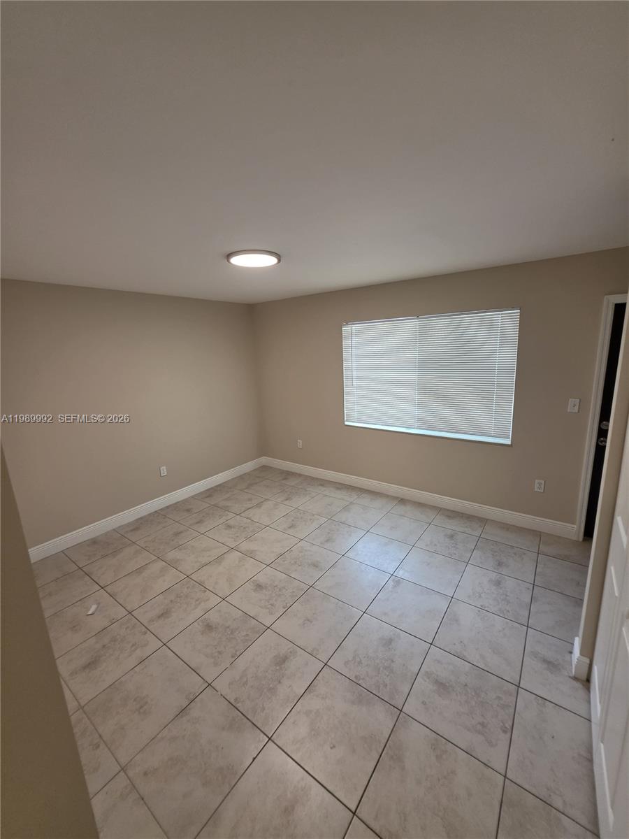 TOWN PARK PLAZA NORTH CON - Residential