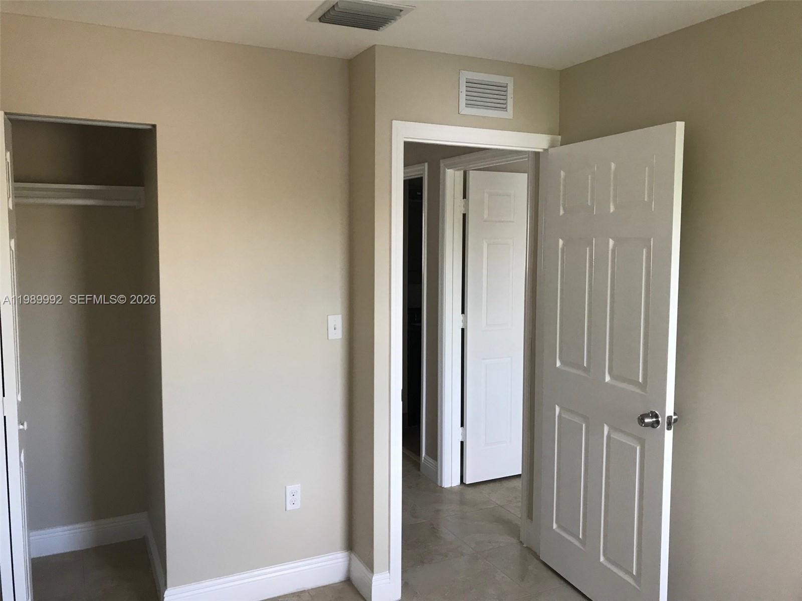 TOWN PARK PLAZA NORTH CON - Residential