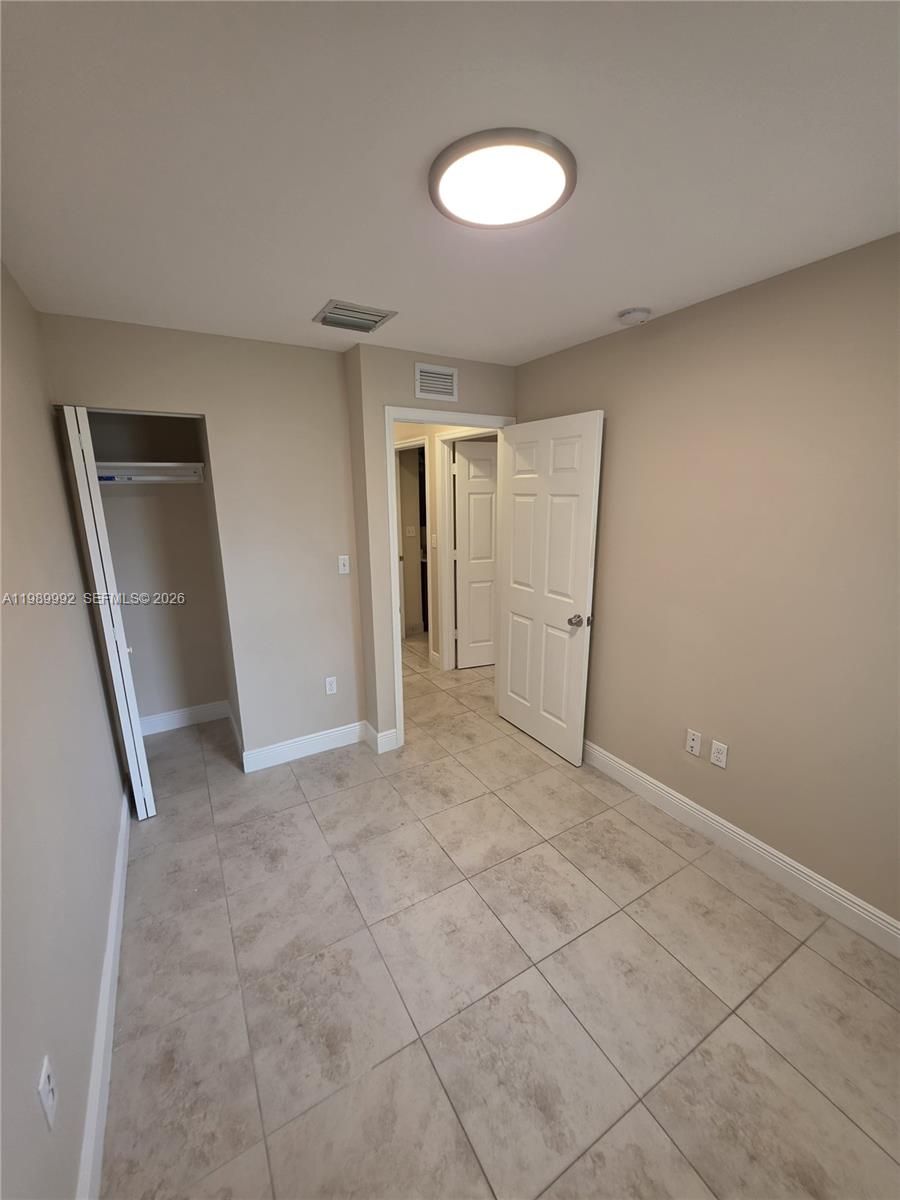 TOWN PARK PLAZA NORTH CON - Residential