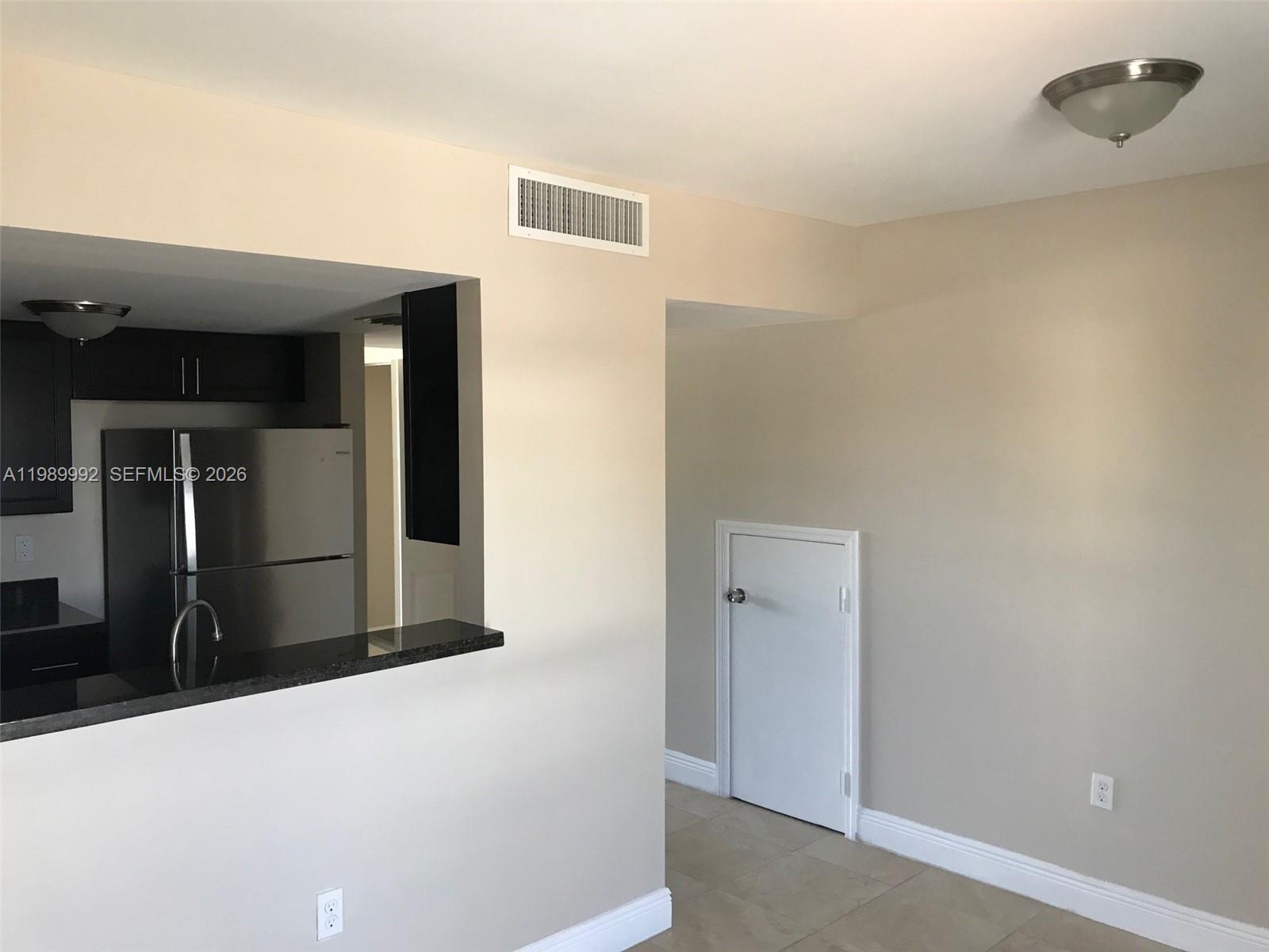 TOWN PARK PLAZA NORTH CON - Residential