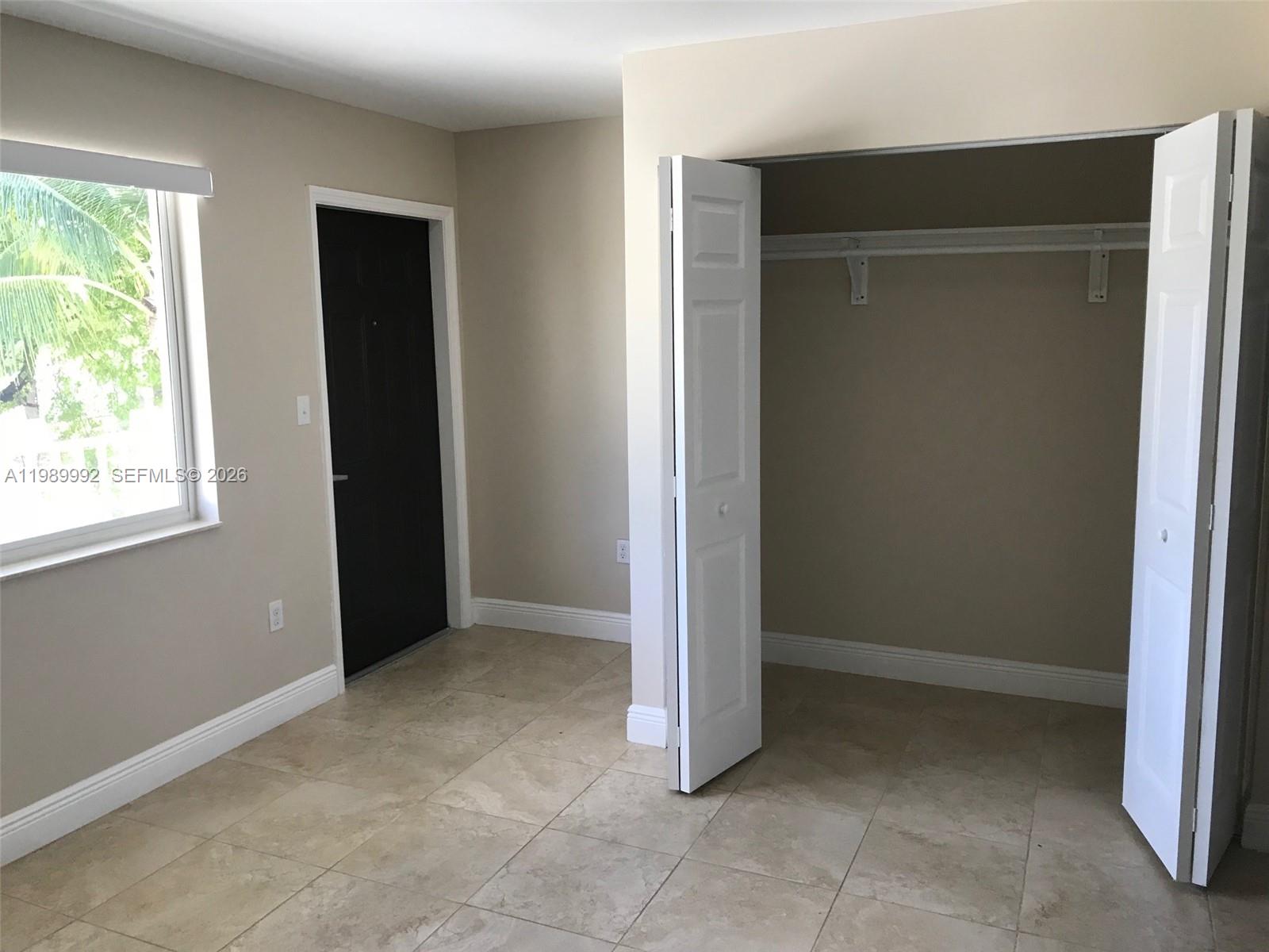 TOWN PARK PLAZA NORTH CON - Residential