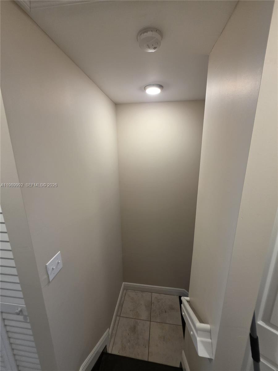 TOWN PARK PLAZA NORTH CON - Residential