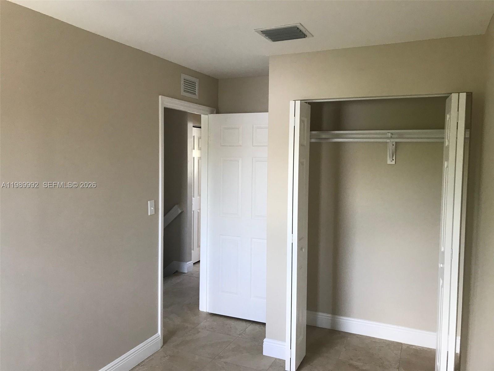 TOWN PARK PLAZA NORTH CON - Residential