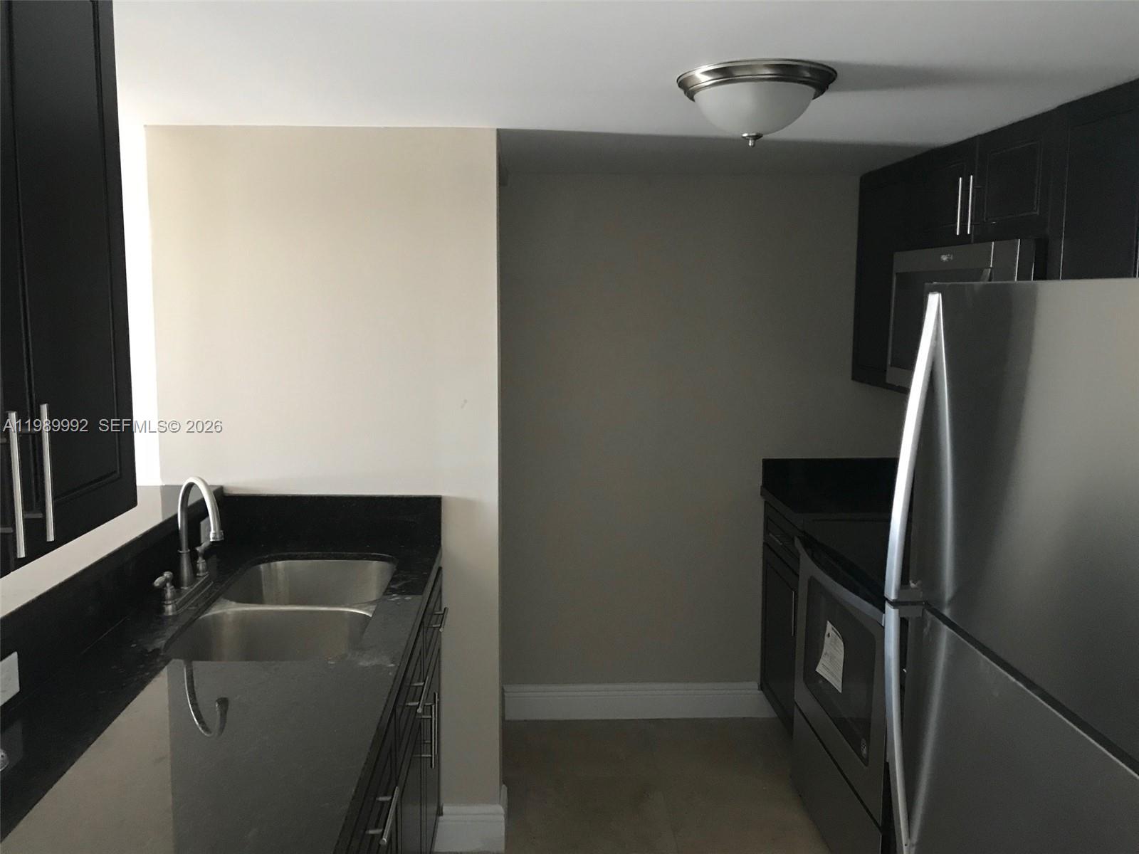 TOWN PARK PLAZA NORTH CON - Residential