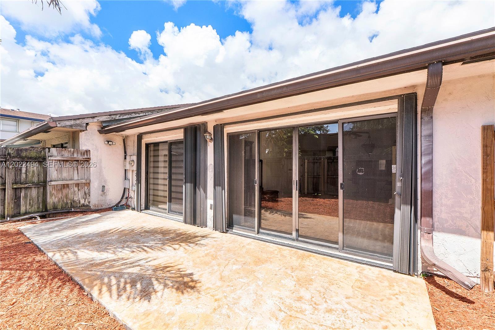 Sheridan Oaks Villa - Residential