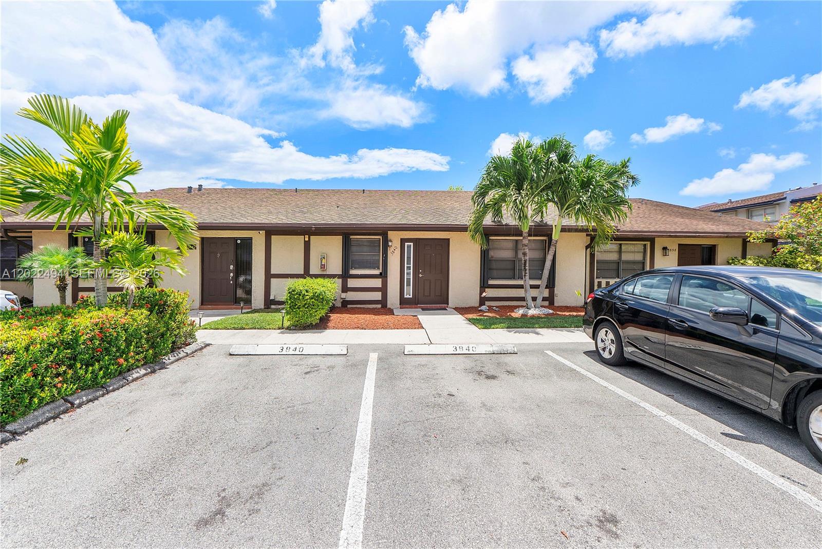 Sheridan Oaks Villa - Residential