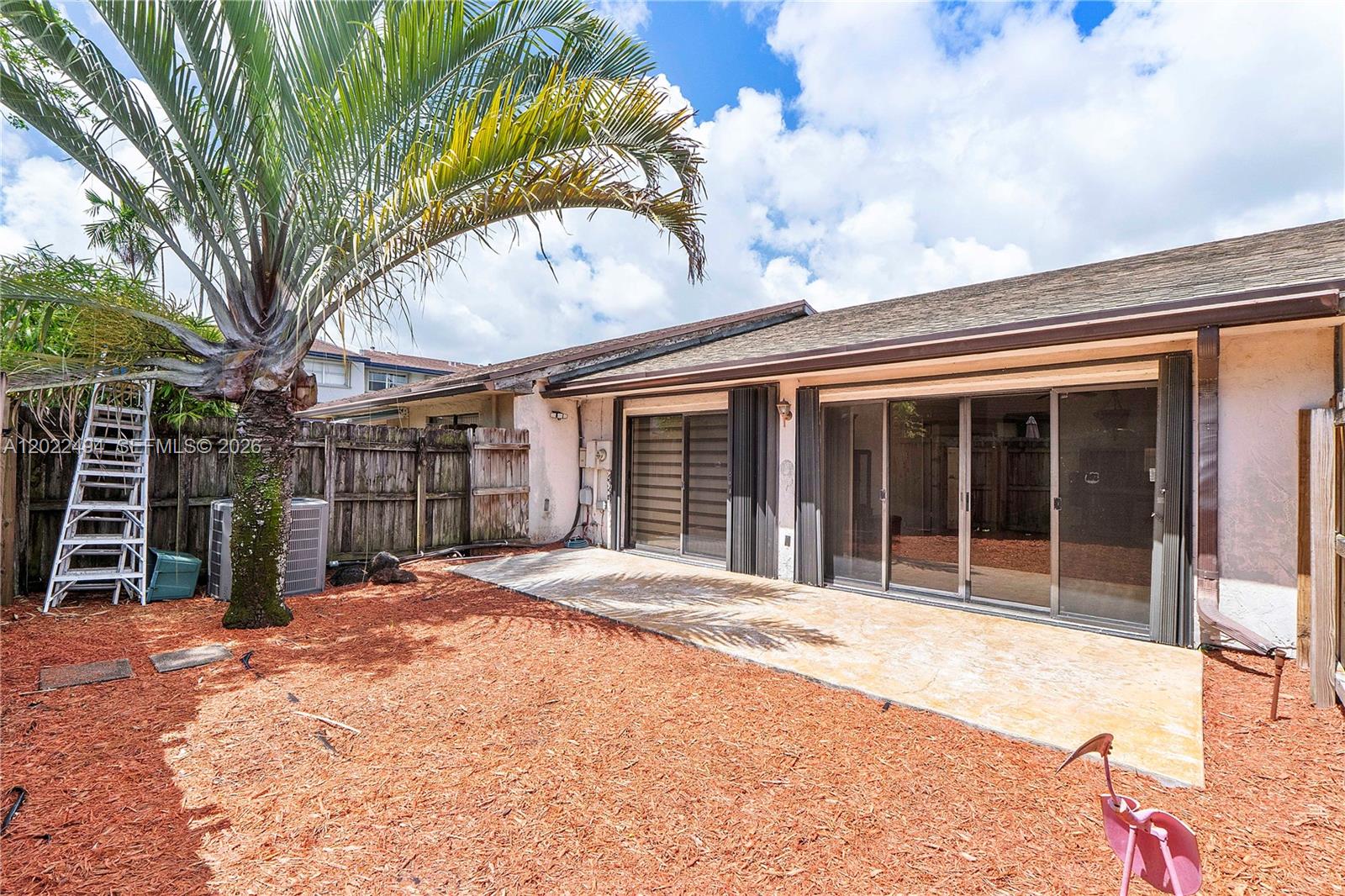 Sheridan Oaks Villa - Residential