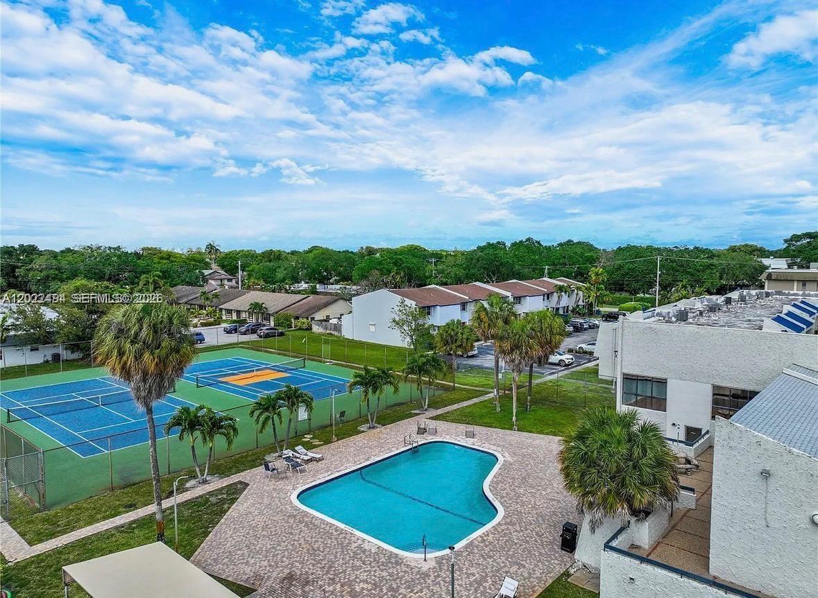 Sheridan Oaks Villa - Residential