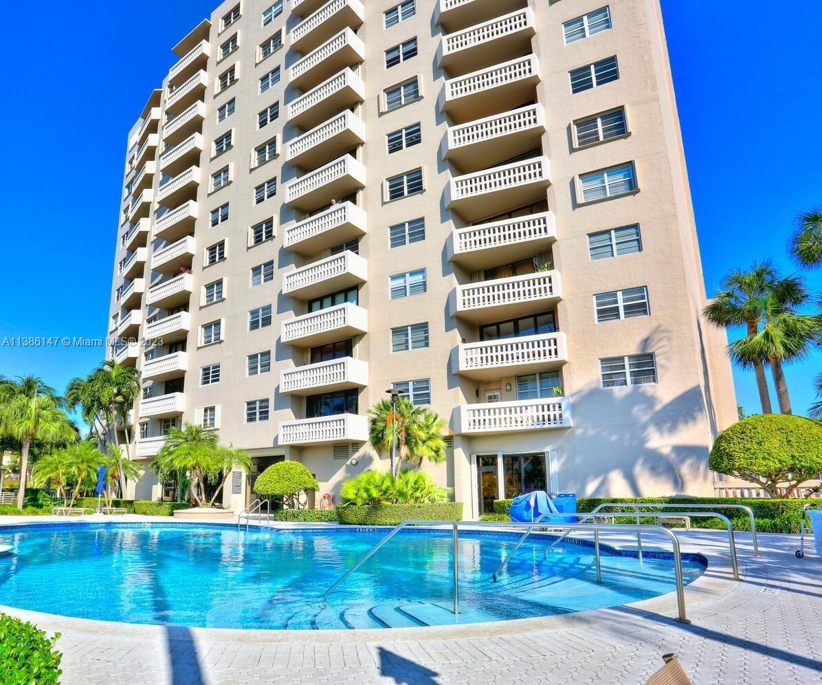 Property for Sale at 90 Edgewater Dr 114, Coral Gables, Broward County, Florida - Bedrooms: 2 
Bathrooms: 2  - $725,000