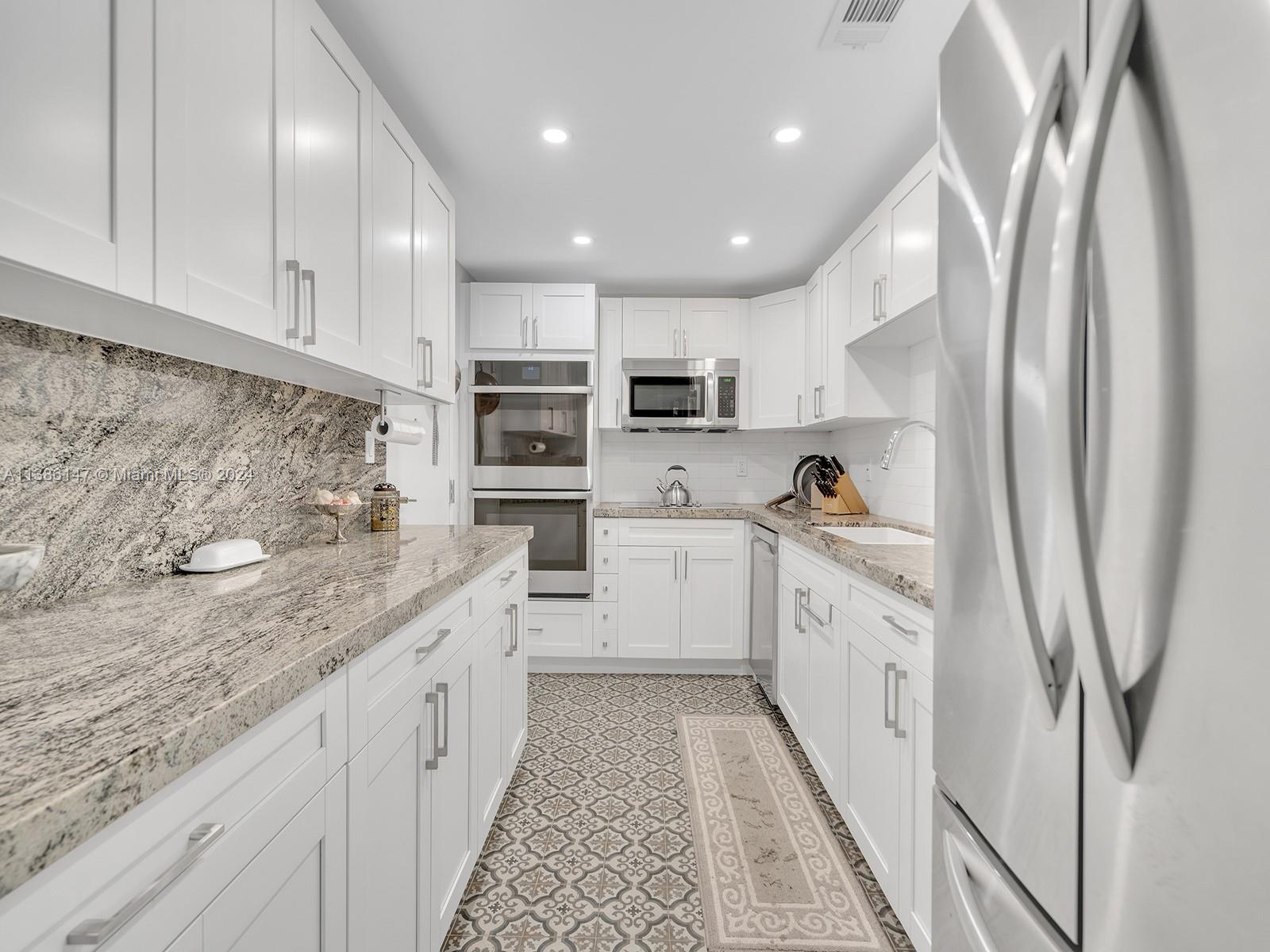 90 Edgewater Dr 114, Coral Gables, Broward County, Florida - 2 Bedrooms  
2 Bathrooms - 