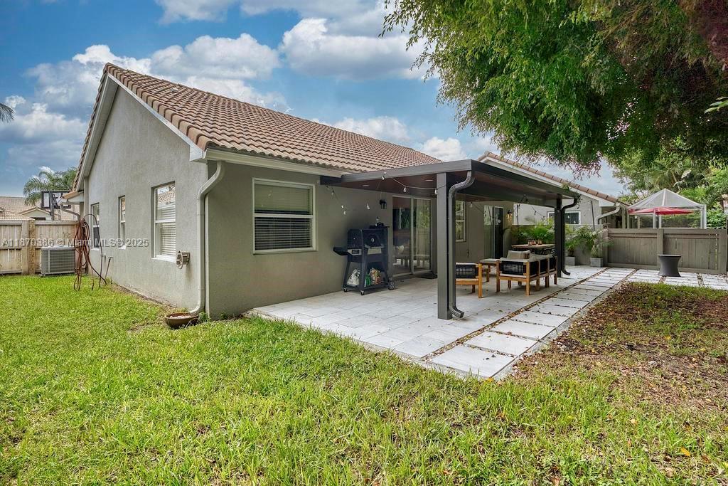 TROPICAL LAKES PH 2 - Residential