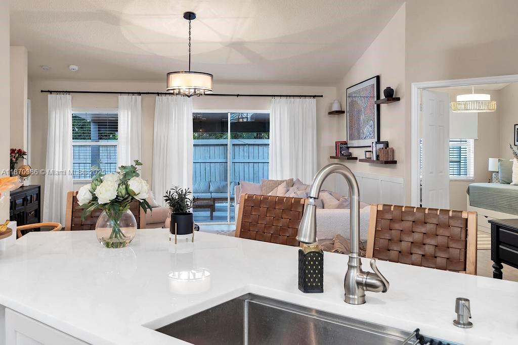 TROPICAL LAKES PH 2 - Residential