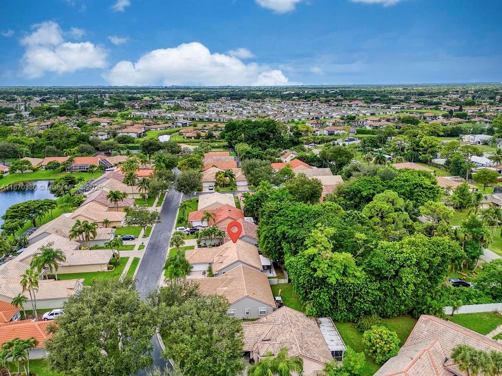 TROPICAL LAKES PH 2 - Residential