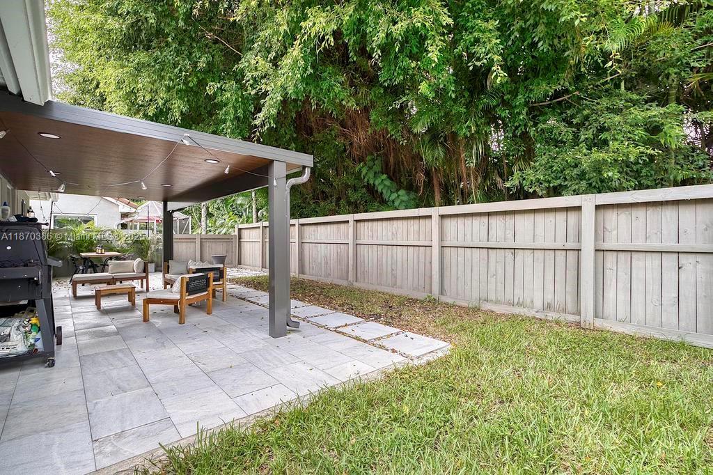 TROPICAL LAKES PH 2 - Residential