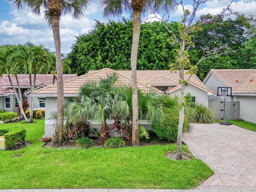 TROPICAL LAKES PH 2 - Residential