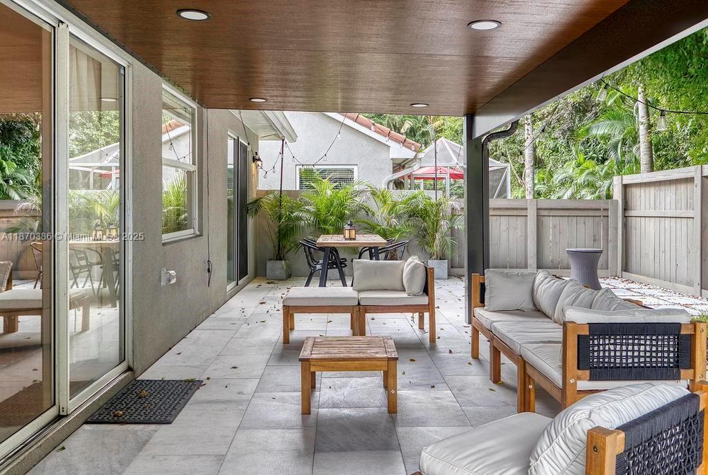 TROPICAL LAKES PH 2 - Residential