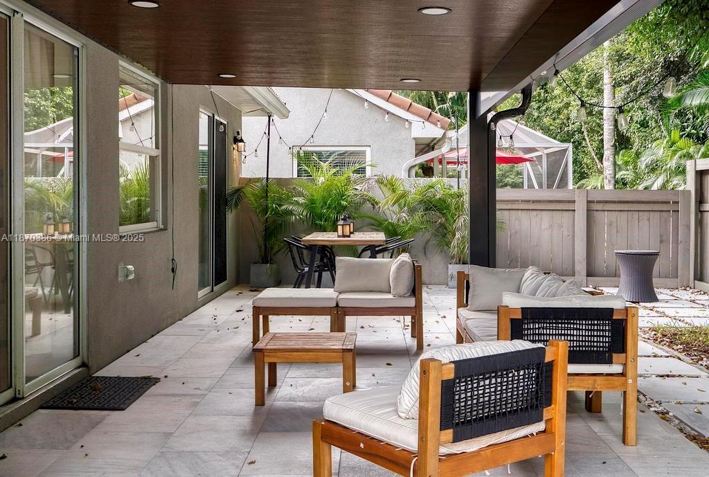 TROPICAL LAKES PH 2 - Residential